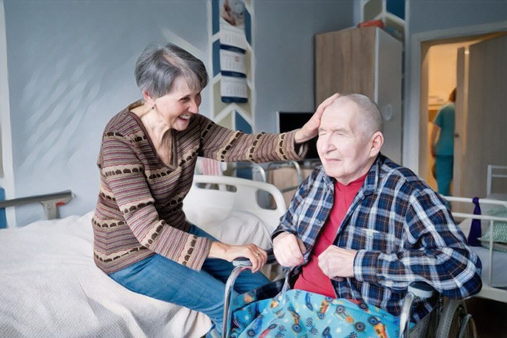 Особенности ухода за пожилыми людьми с онкологией - Дом престарелых в Крыму