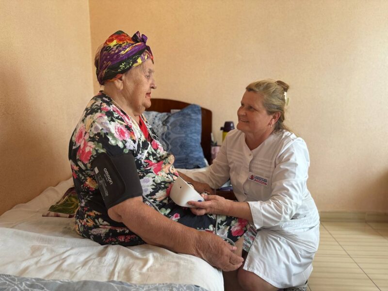 Измерение артериального давления пожилых